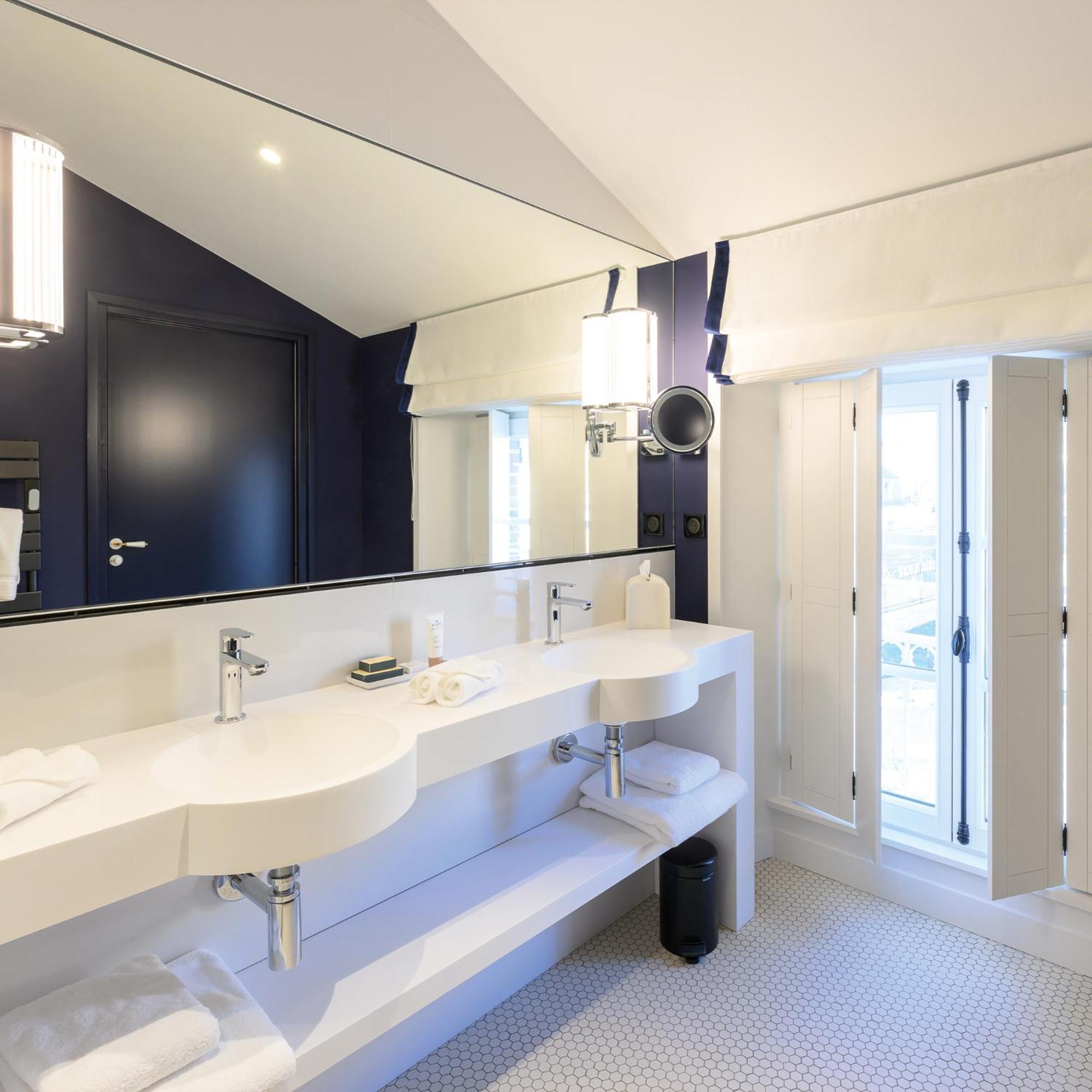 Les Suites Bb, Champagne Besserat De Bellefon エペルネー エクステリア 写真